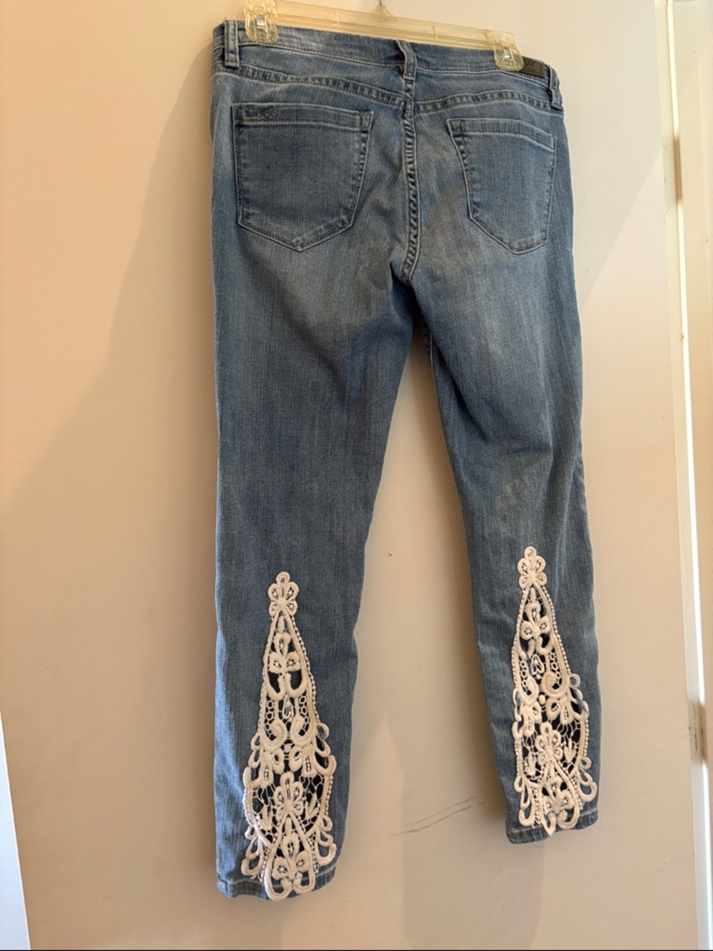 Saks Fifth Avenue Light Blue Cropped Jeans with White Lace Appliqué